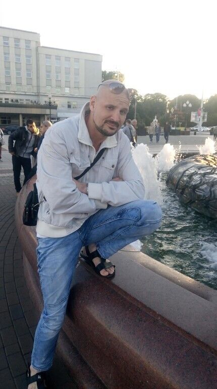  ,   Artur, 41 ,   ,   