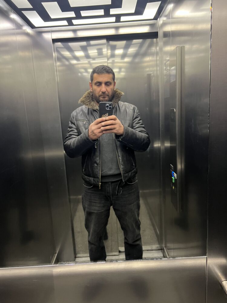  48757276  , 42 ,    