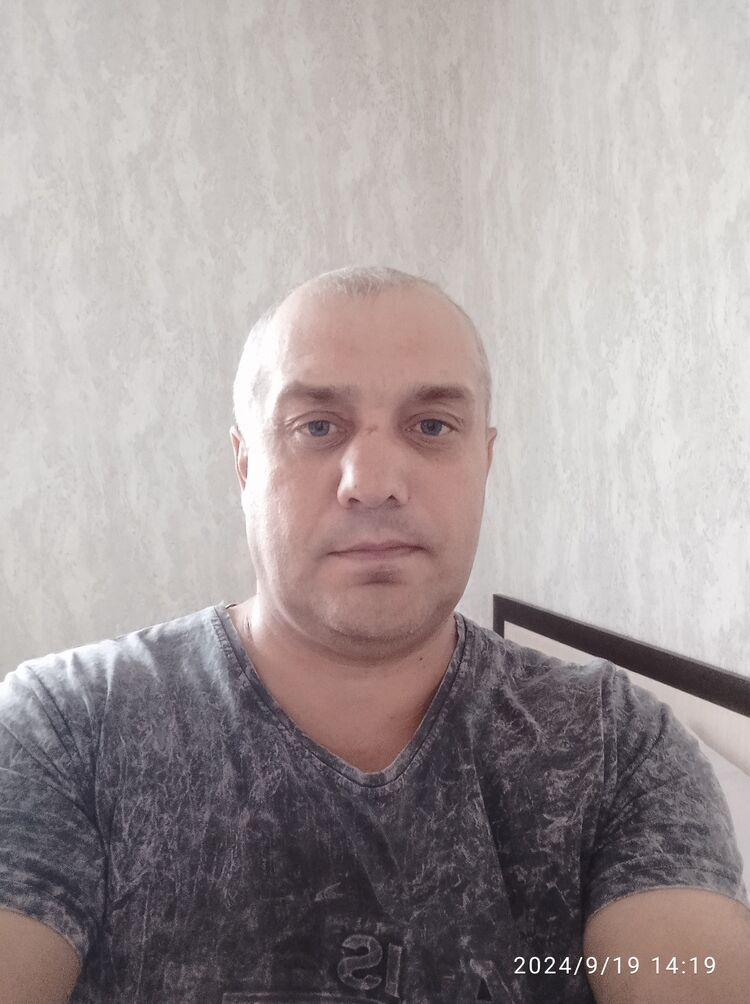  ,   Sergey, 49 ,   c 