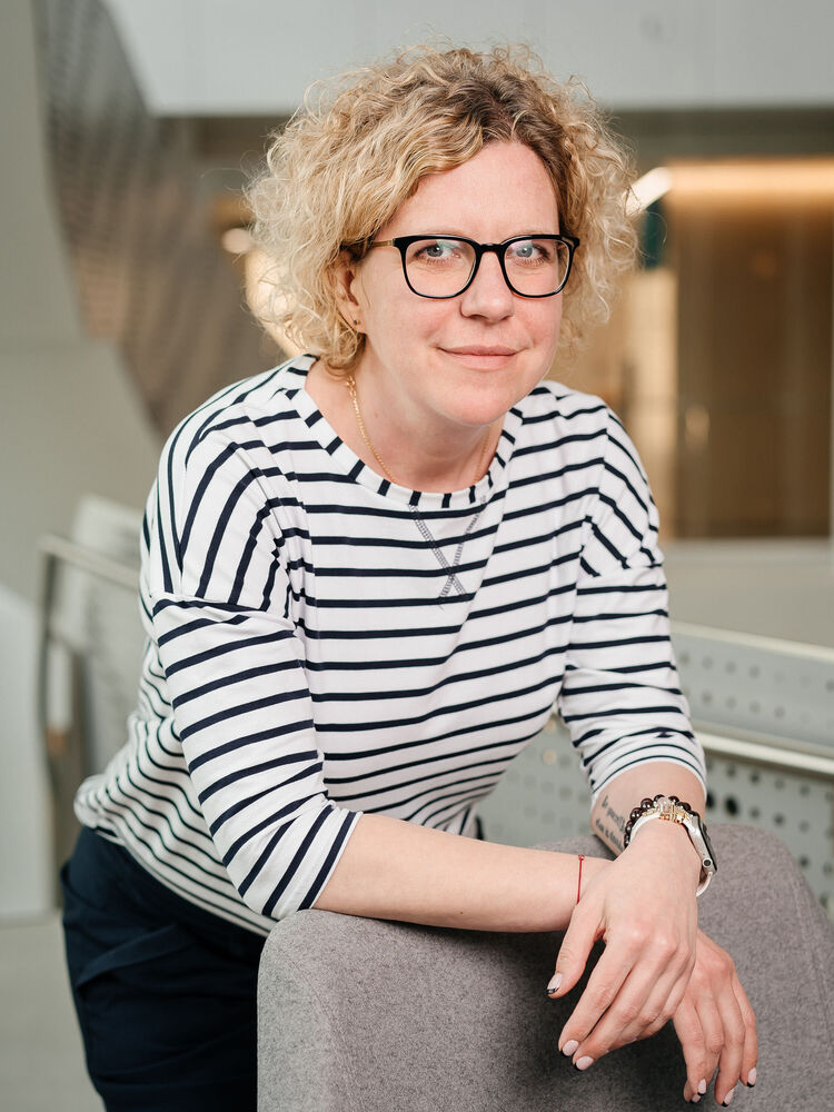  -,   , 43 ,   ,   , c 