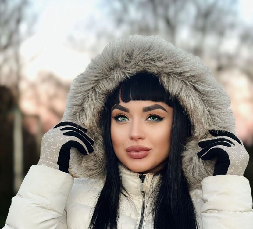  53725546  Julija, 31 ,    Aigen
