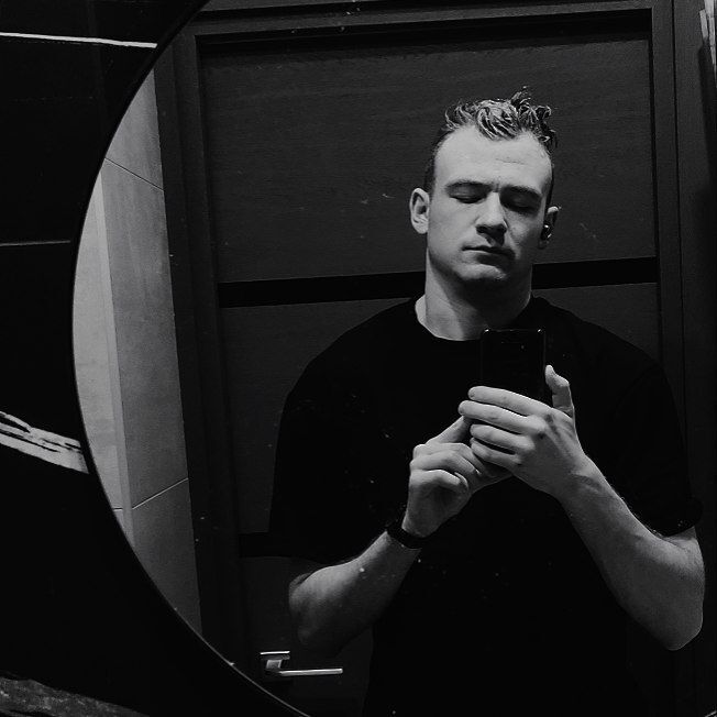  ,   Vladislav, 24 ,  