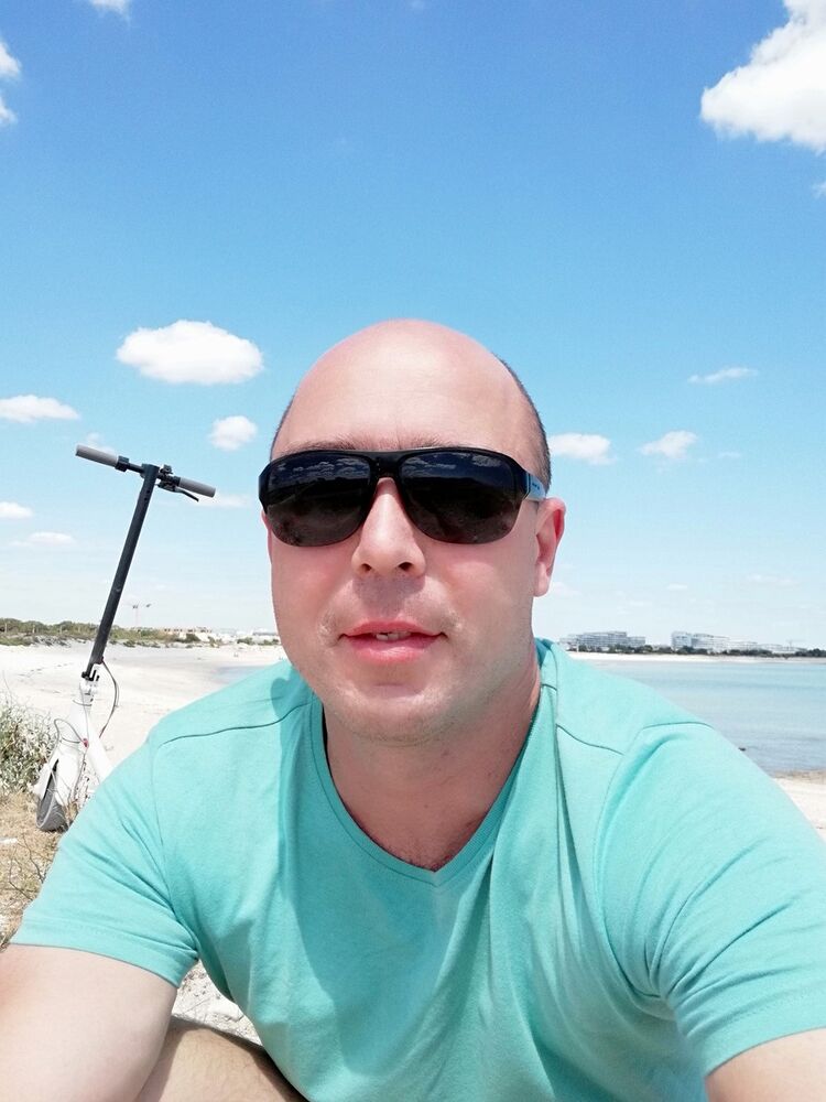  ,   Srgio, 43 ,     , c 