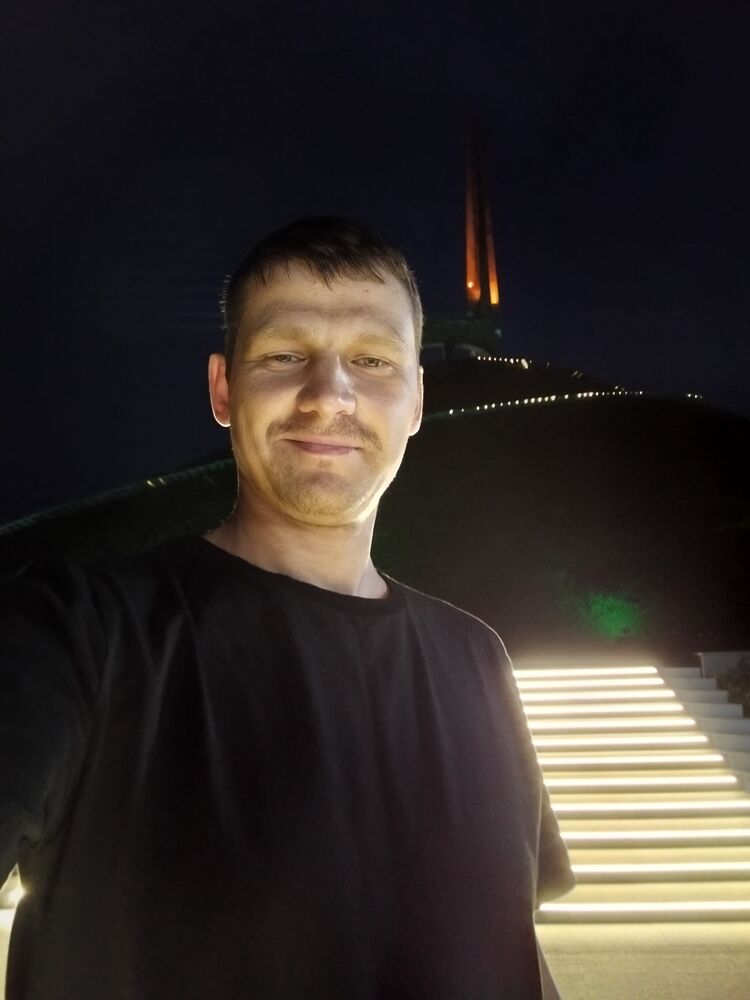  Marki,   , 38 ,   ,   