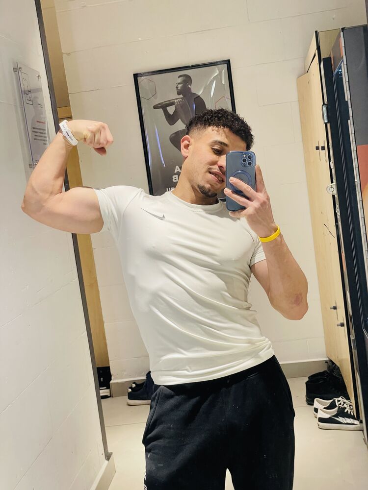  49171976  Aymane, 31 ,    