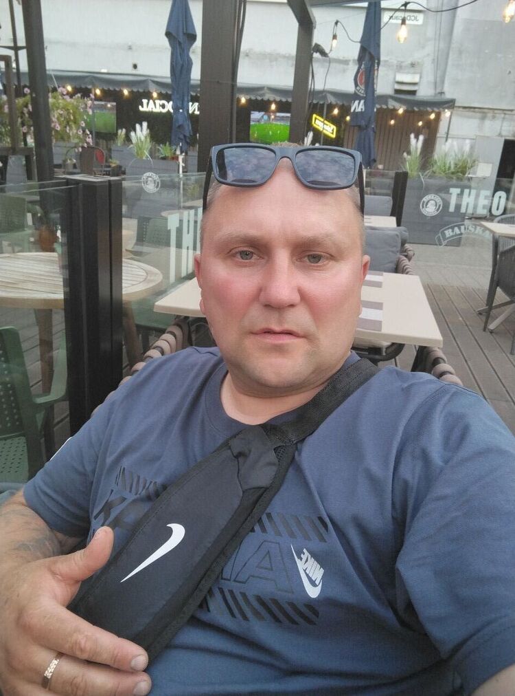  52884386  , 41 ,    