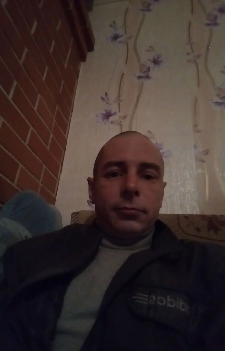  46607596  , 44 ,    