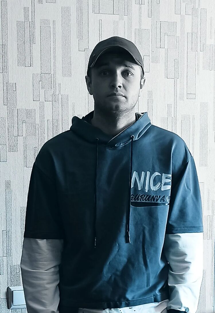  35172536  Igor, 32 ,    