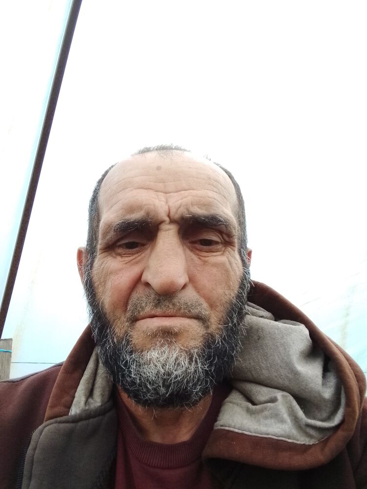  51816446  Djamal, 54 ,    