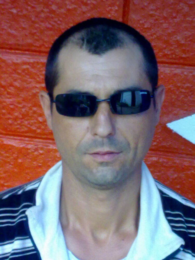  4892156  Vali, 49 ,    