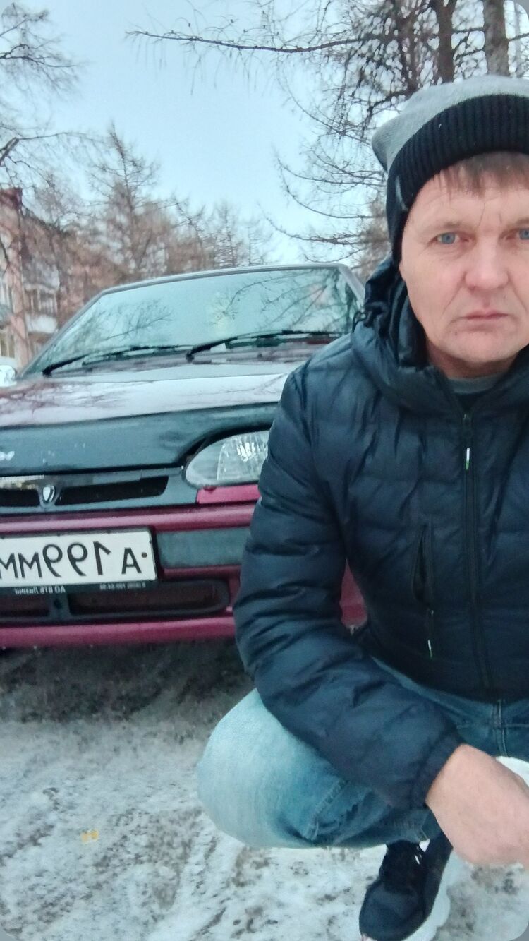  54453386  Valery, 49 ,    