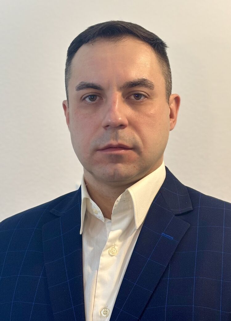  ,   Den, 37 ,   ,   