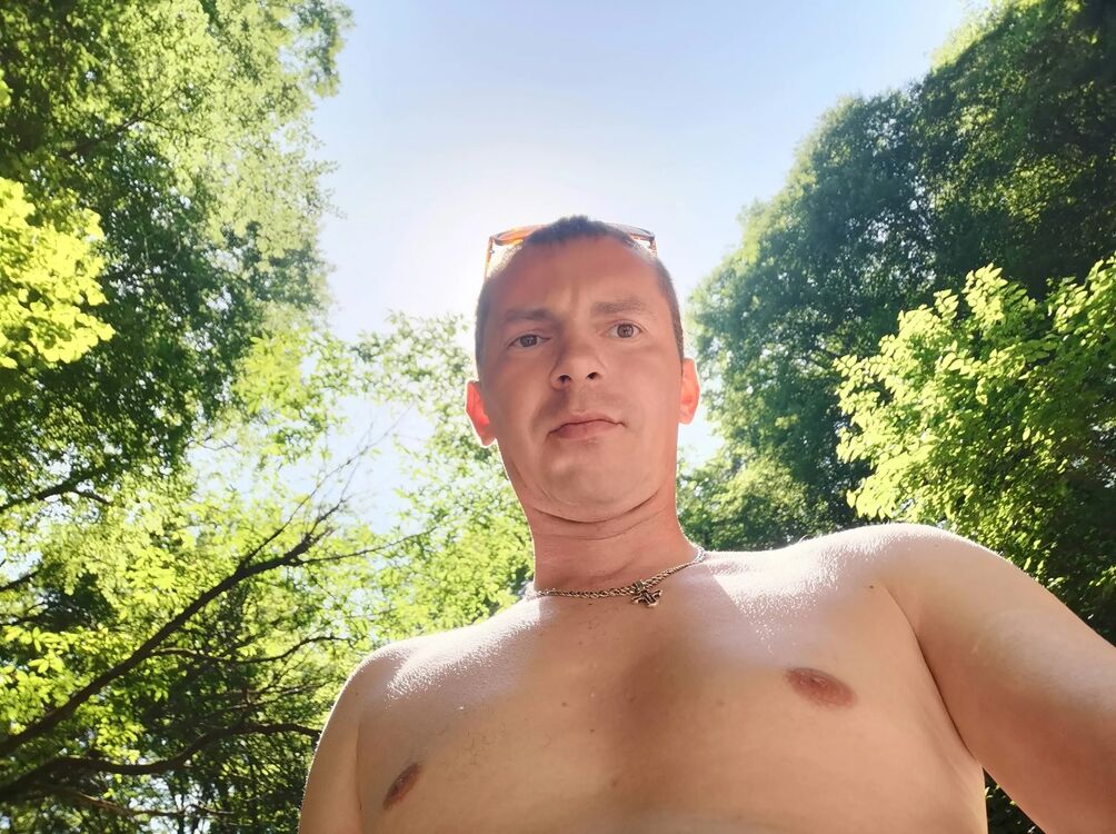 -,   Denis, 41 ,   ,   
