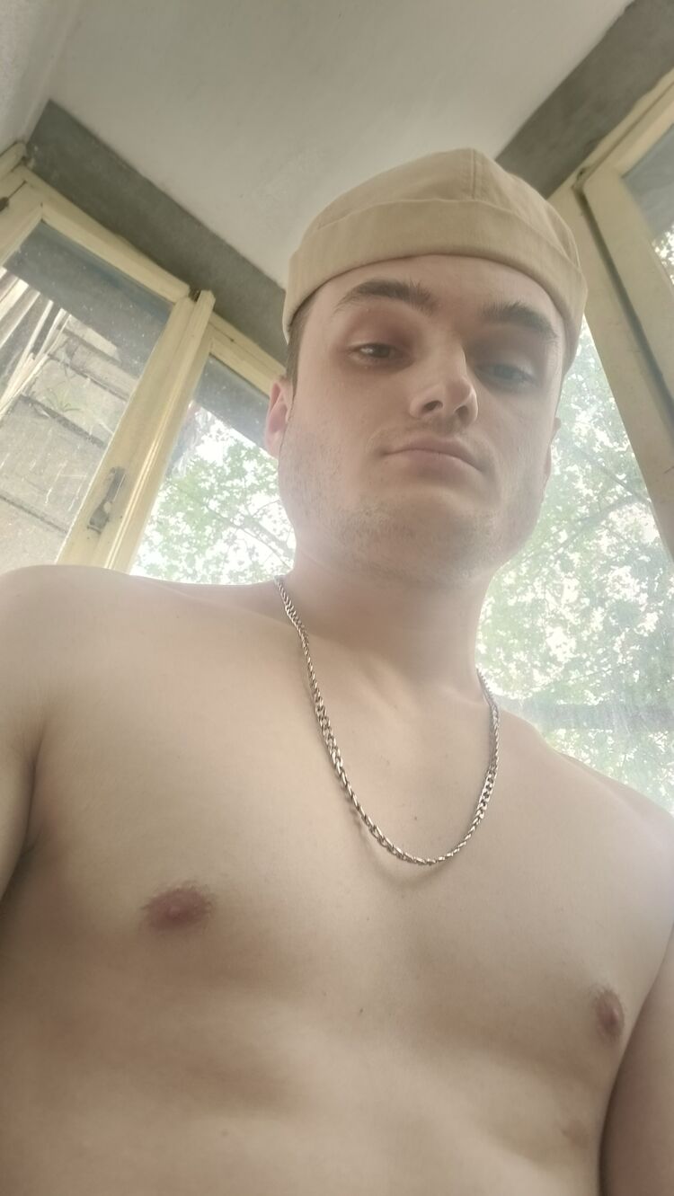  43622396  Ruslan, 24 ,    