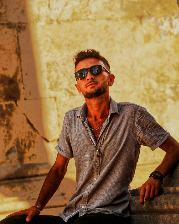  35382176  Huseyin, 24 ,    
