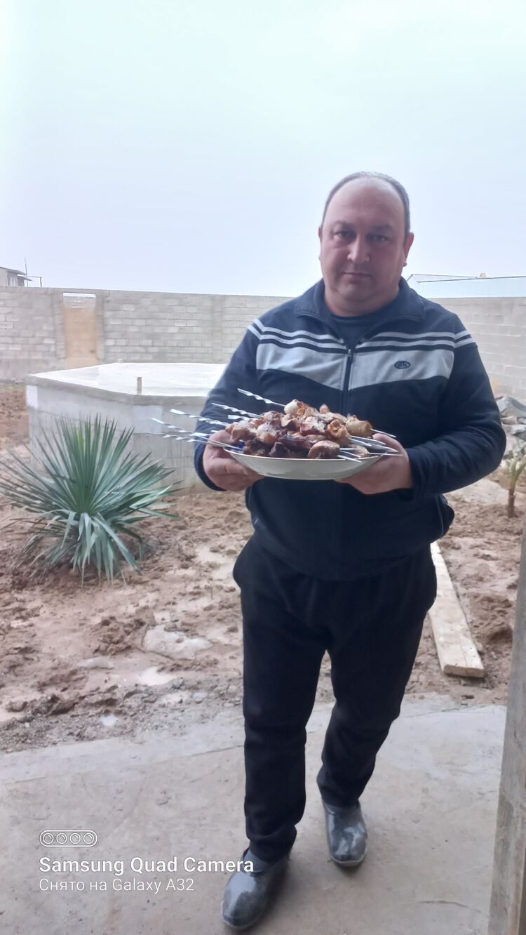  ,   Komil, 46 ,  