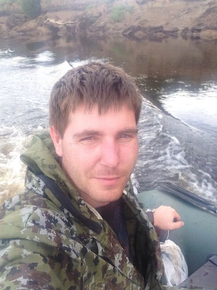  ,   Viktor, 33 ,   ,   