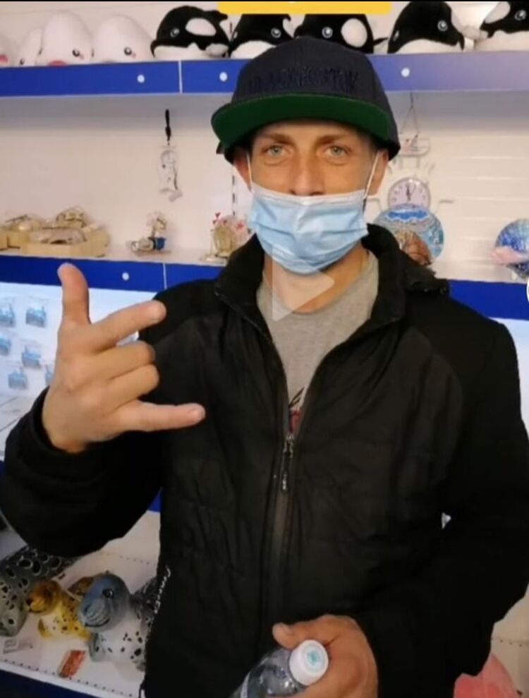  --,   , 25 ,   
