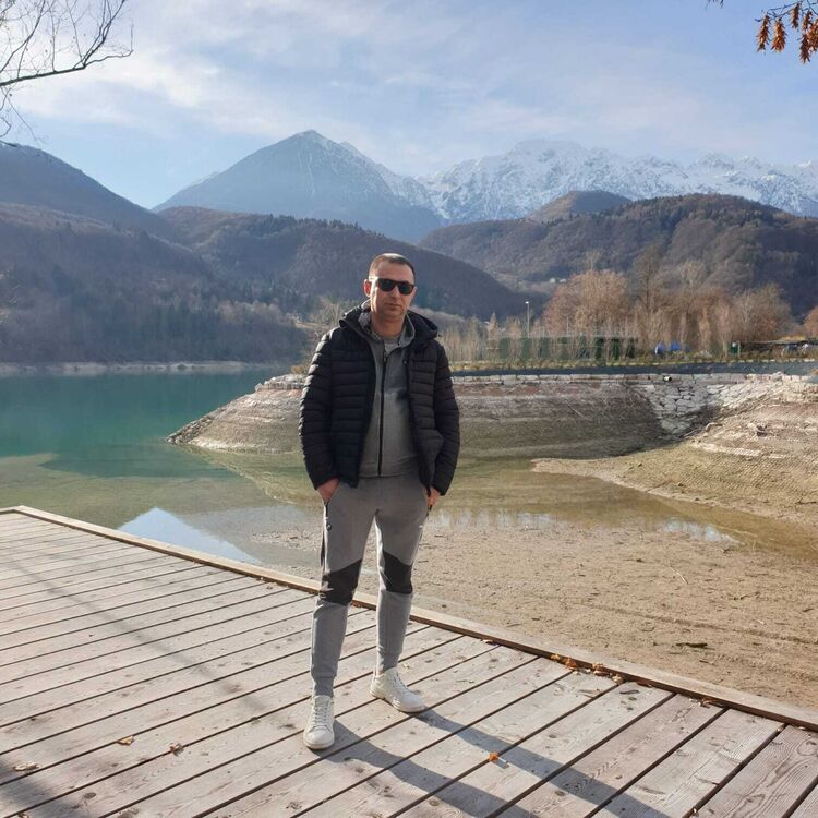  31756236  Serghei, 39 ,    