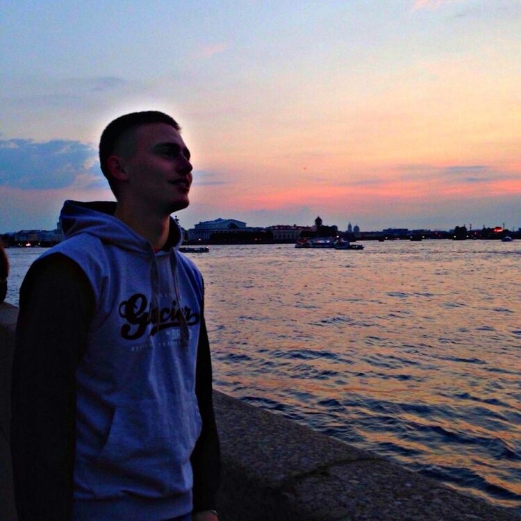  40453196  Alex, 25 ,    