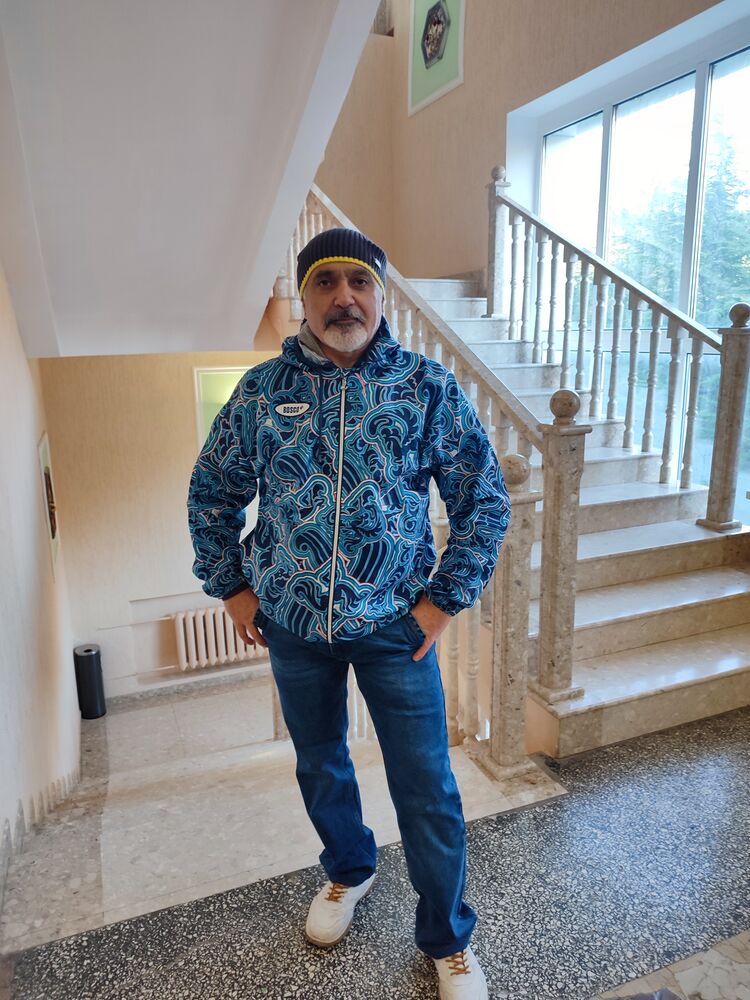 48650346  Vhan, 55 ,    