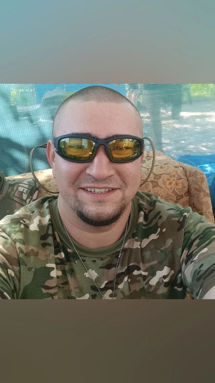  46885946  , 40 ,    