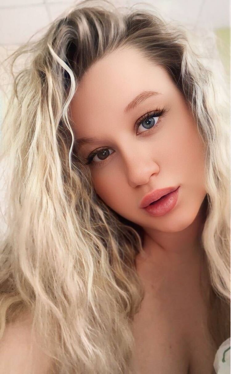 ���� 54803036 ������� Alexa, 22 ����, ���� ���������� � ������