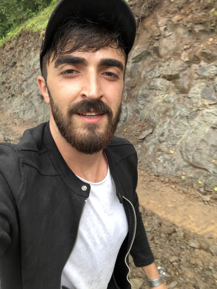  29220436  Hakan, 34 ,    