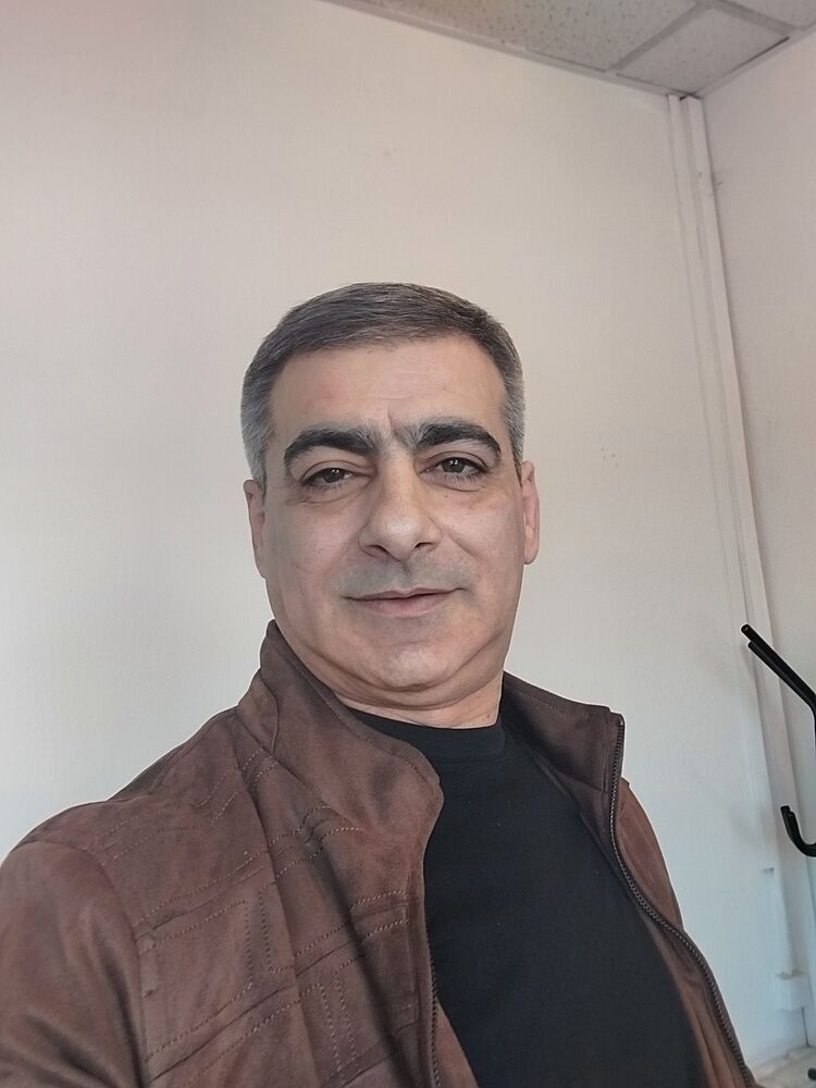  44452326  , 51 ,    