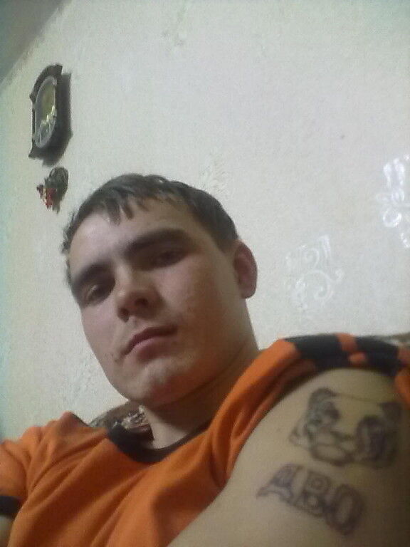  5938936  Leon, 37 ,    -