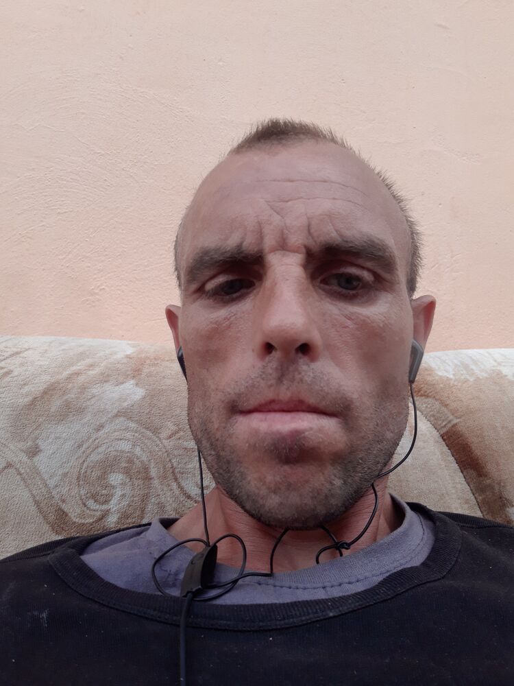  44722556  Sergei, 40 ,    
