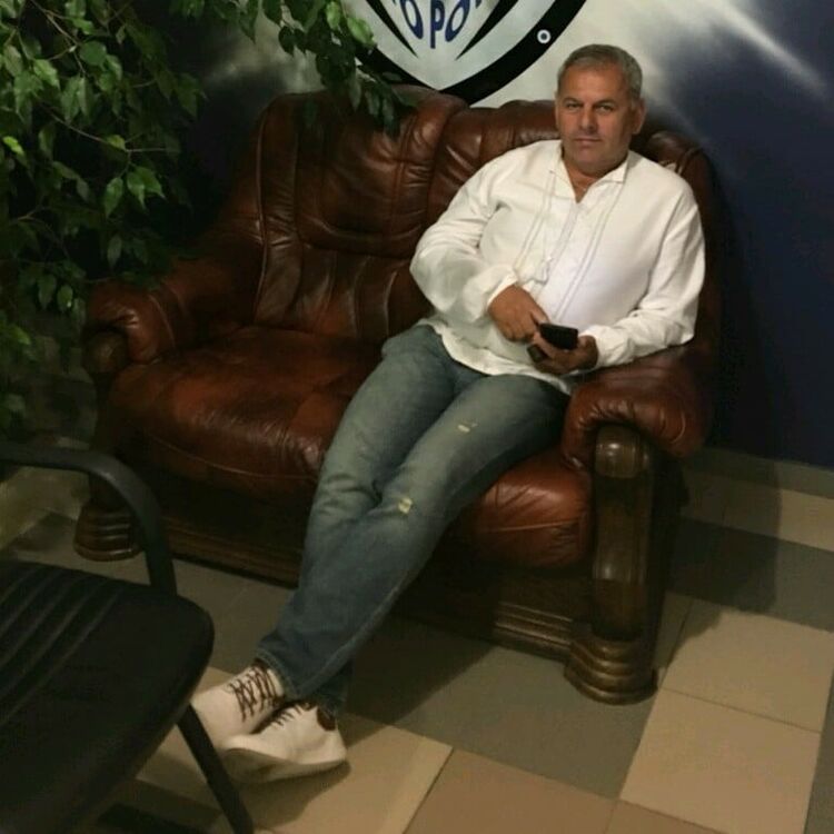  48640496  Steven, 56 ,    Ar Ram