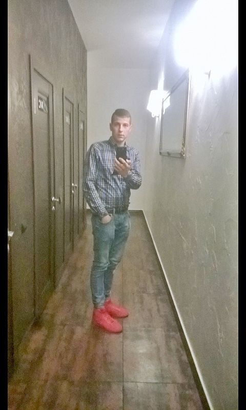  ,   Lesha, 32 ,   
