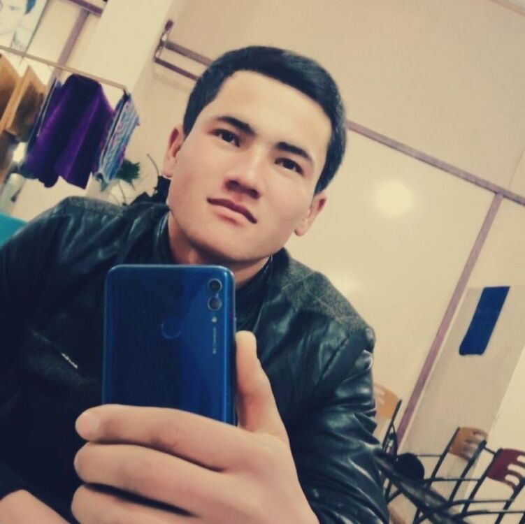  ,   Erik, 23 ,  