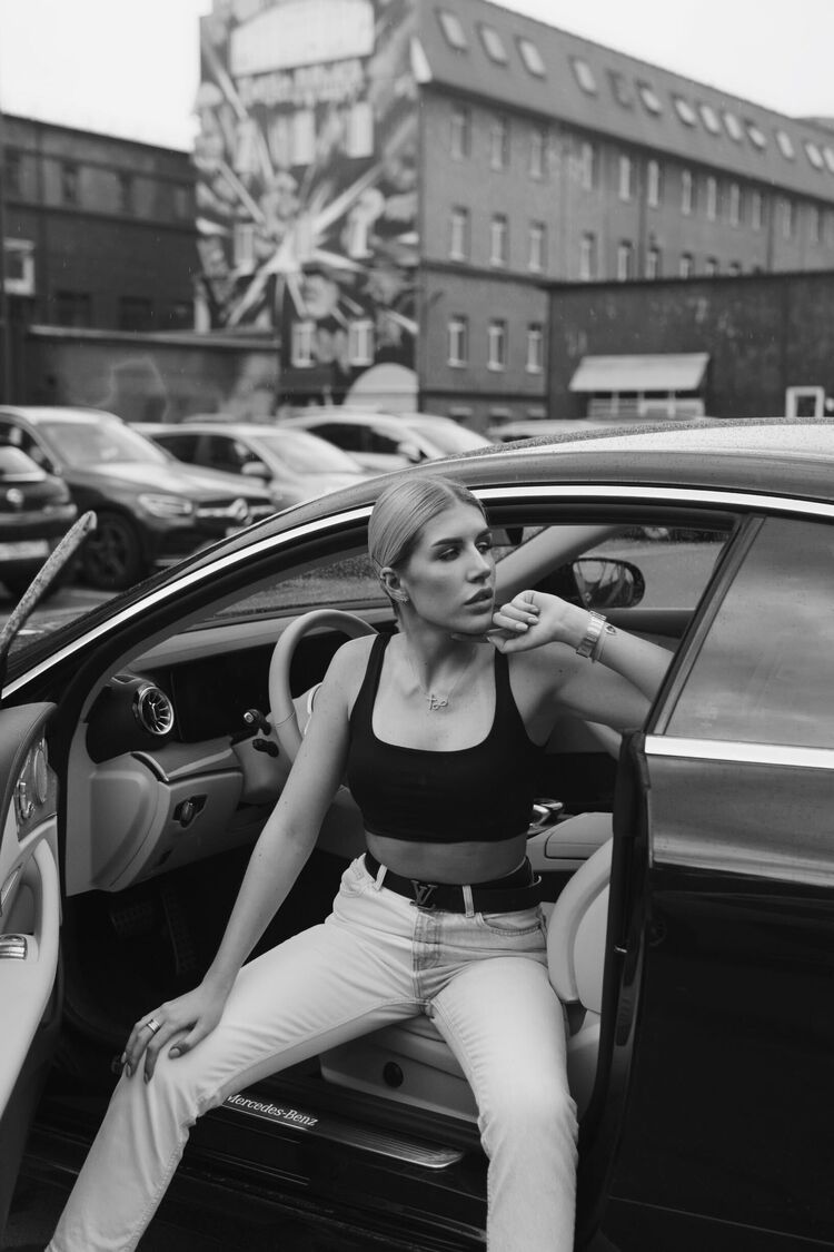  31205816  Polina, 30 ,    
