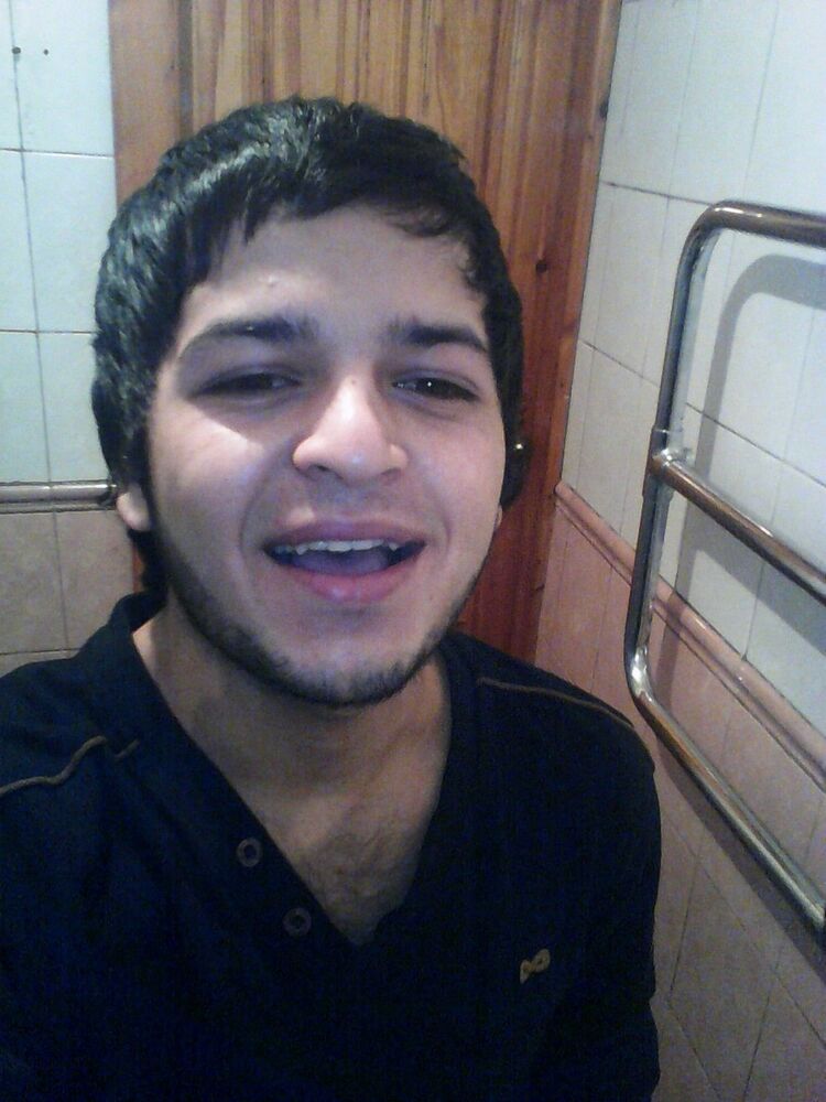 ���������� �����������, ���� ������� Adam, 33 ����, ������������ ��� ������