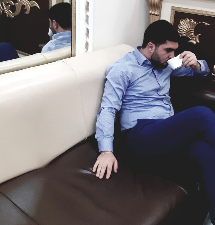  19179686  Zaur, 32 ,    