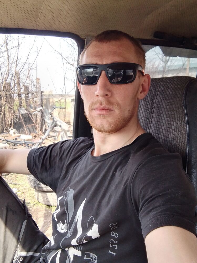  42444876  Andrey, 25 ,    --