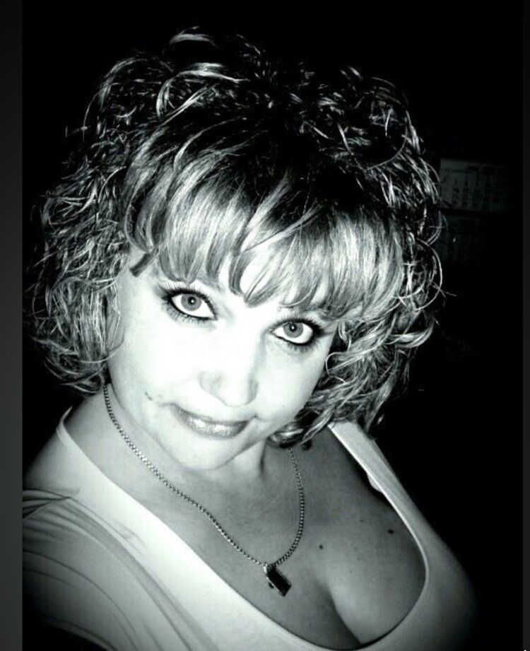  53529916  Lana, 49 ,    