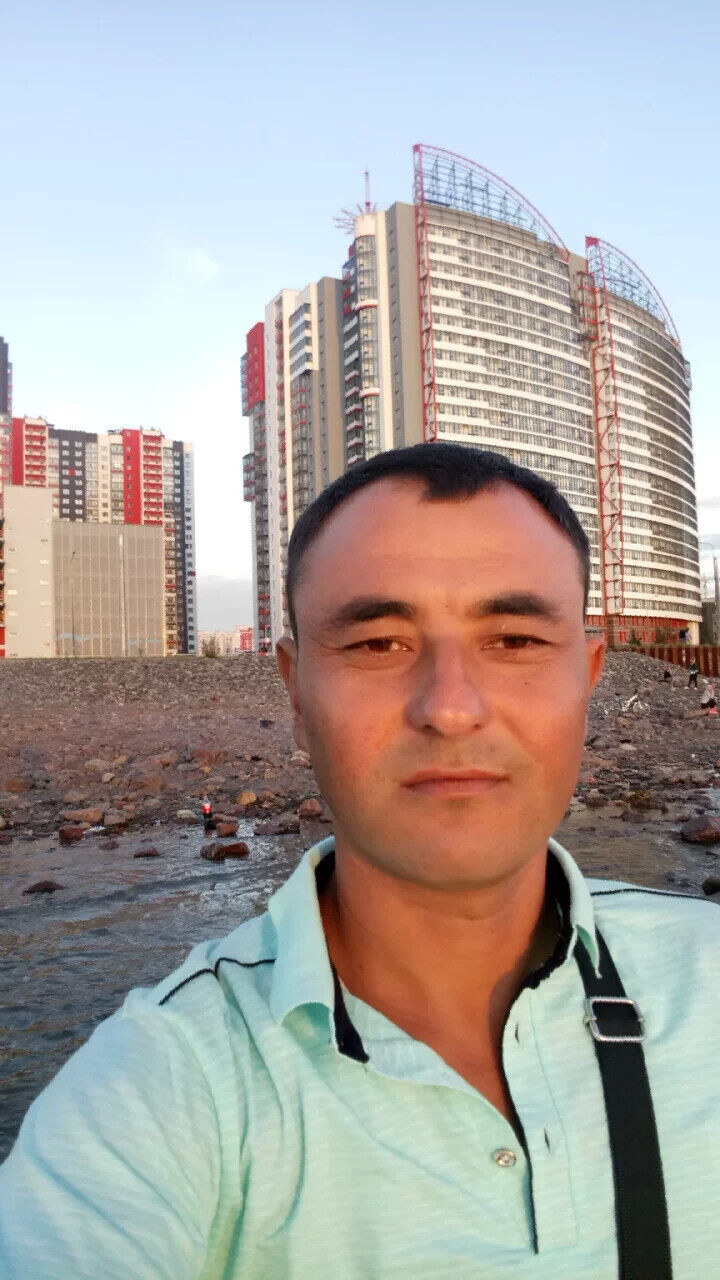  42272266  Farkhod, 39 ,     