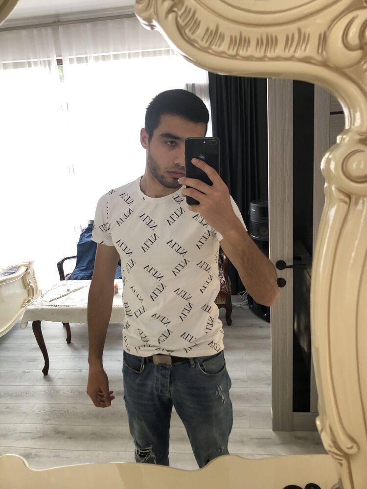  34657536  Serj, 22 ,    