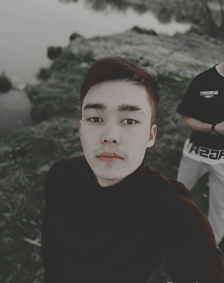  ,   Oybek, 22 ,   ,   