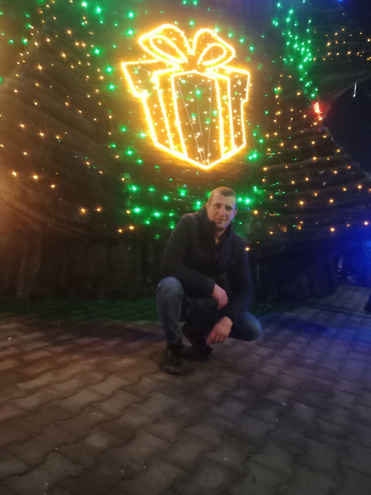  40298516  Slavic, 40 ,    