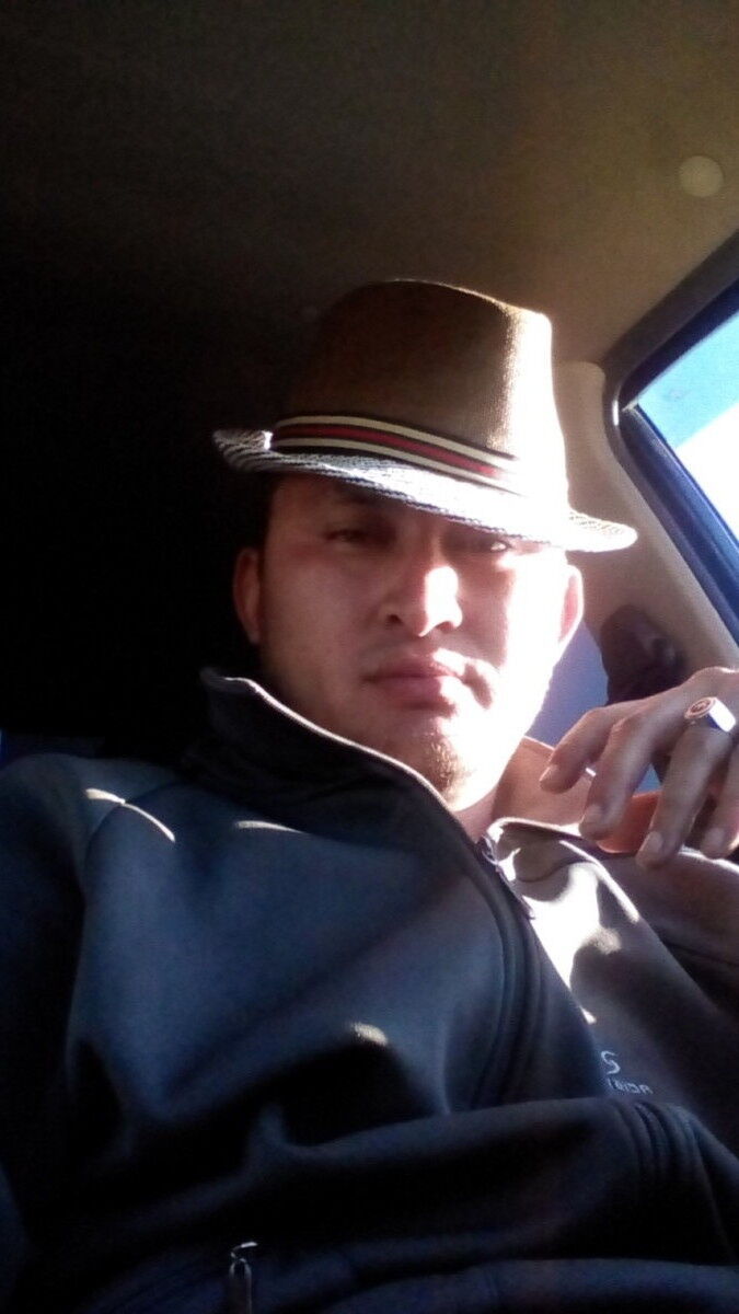  ,   Artur, 37 ,   ,   , c 