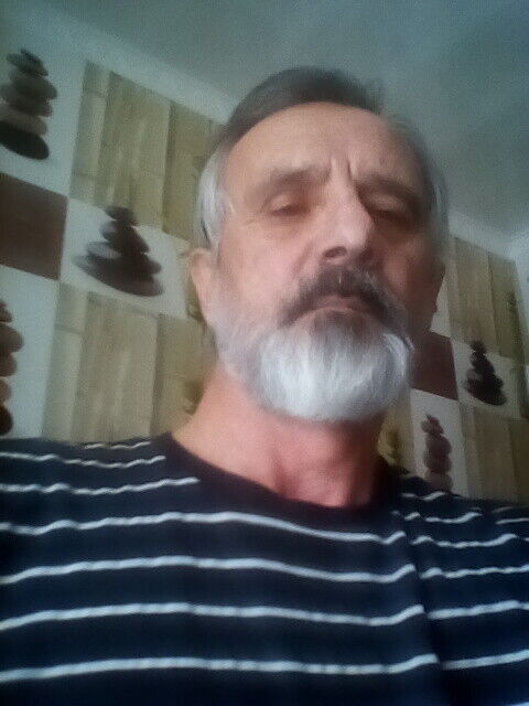  22164896  Viktor, 71 ,    