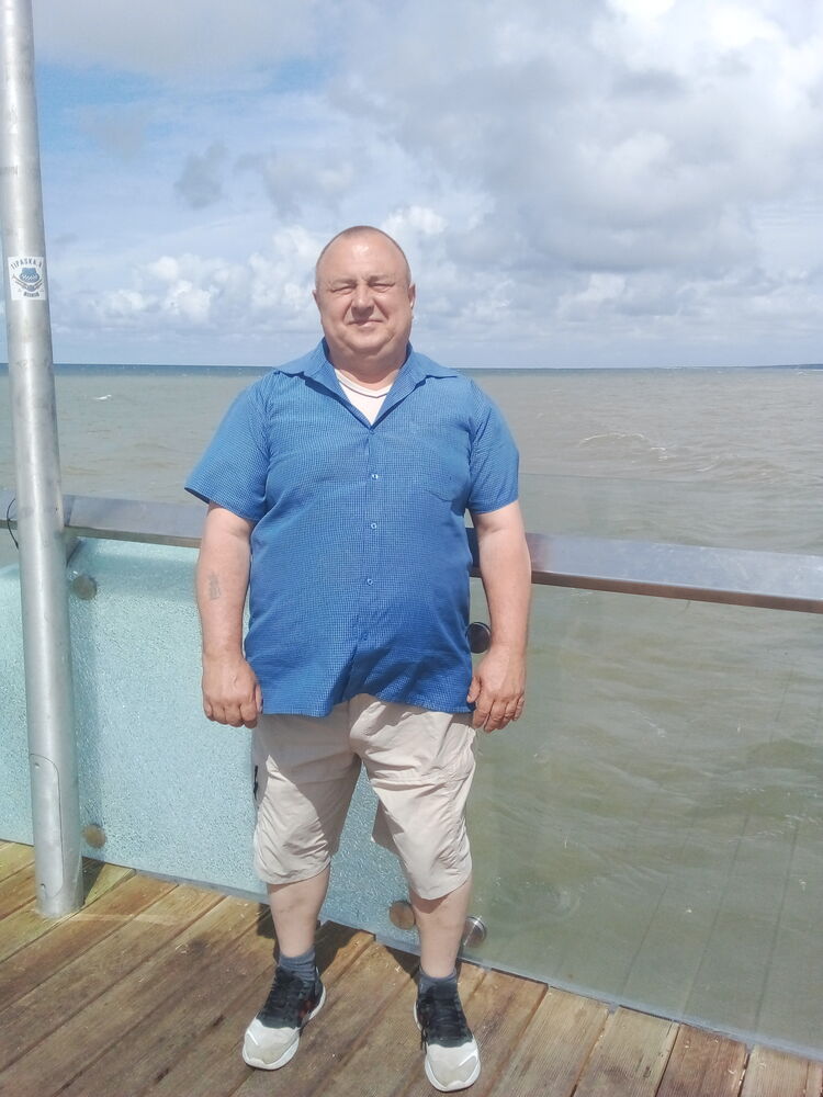  27621826  Viktor, 64 ,    