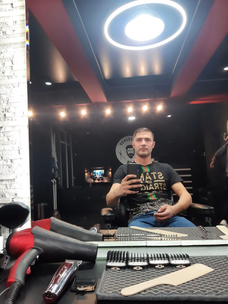  43932406  Vasily, 29 ,    