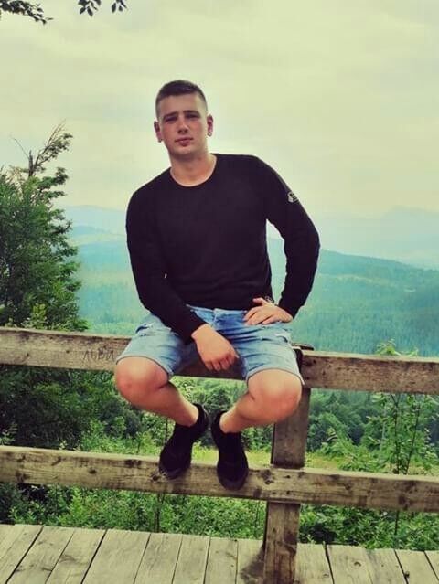  18692796  Oleksandr, 27 ,    