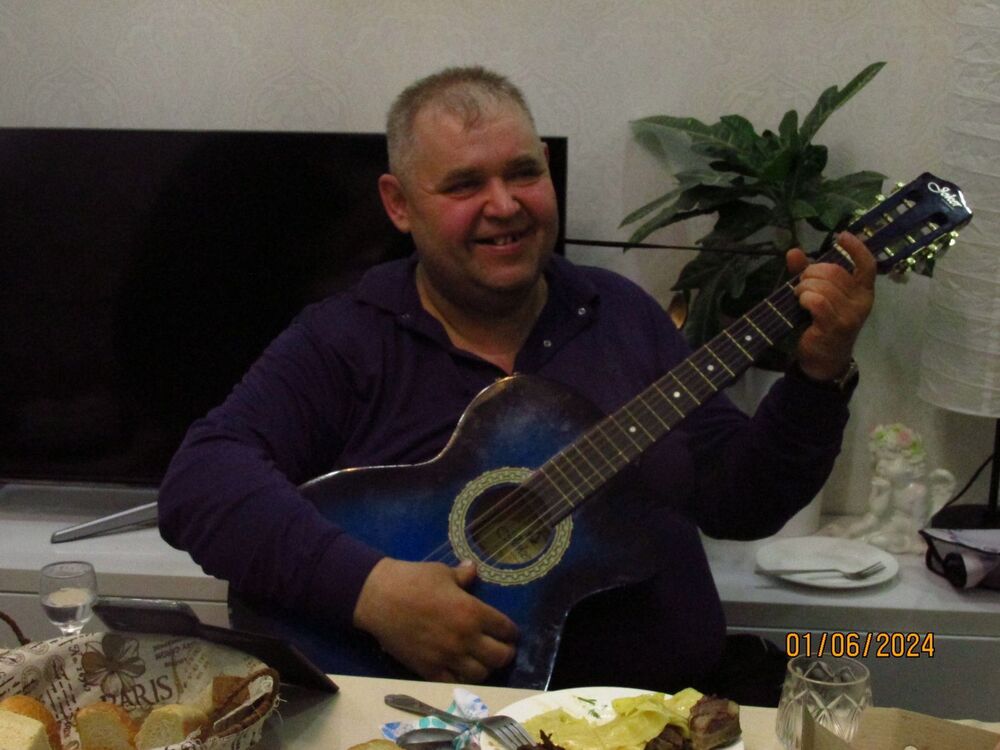  ,   Aleksandr, 53 ,   c , 