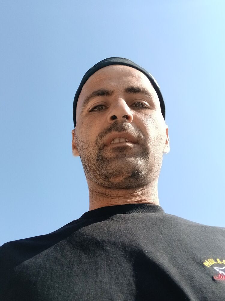  ,   Armen, 33 ,   ,   , c , 
